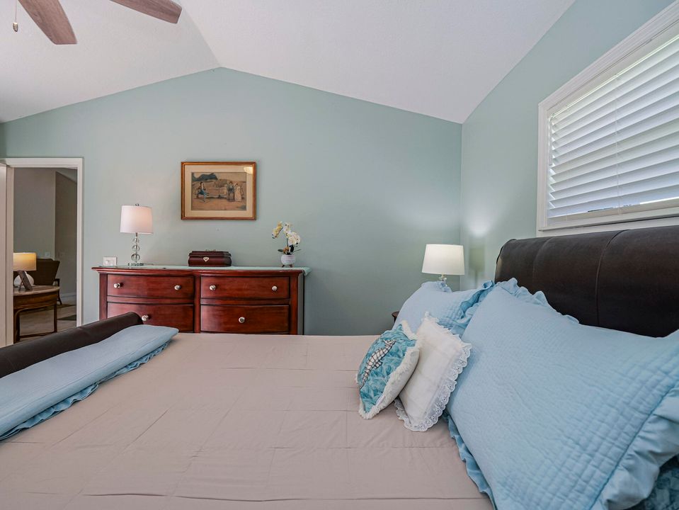 Activo con contrato: $295,000 (2 camas, 2 baños, 1150 Pies cuadrados)