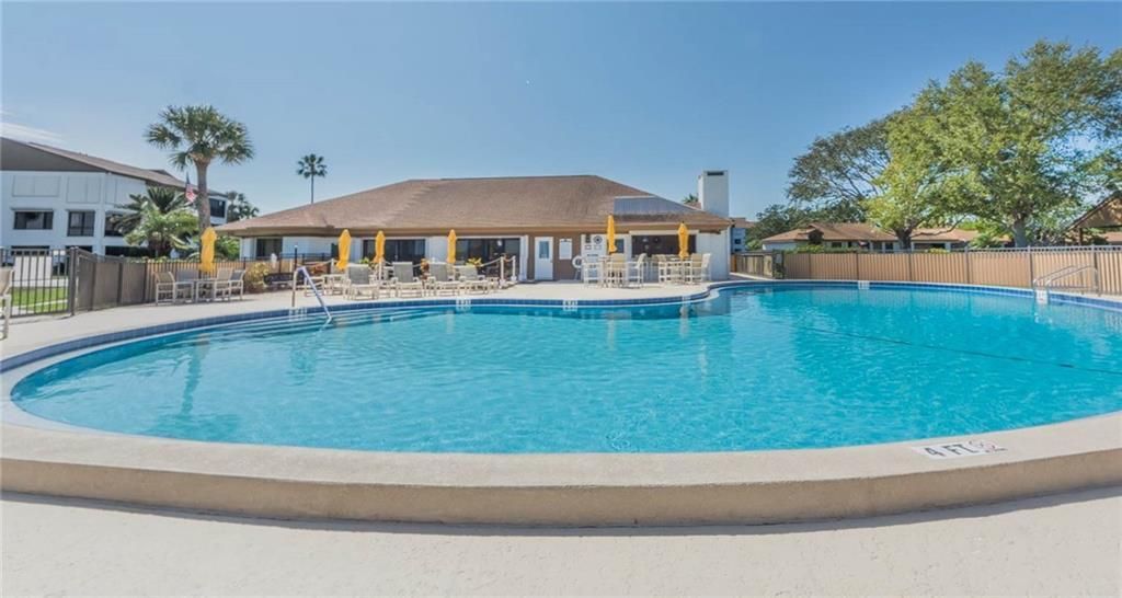 Activo con contrato: $295,000 (2 camas, 2 baños, 1150 Pies cuadrados)