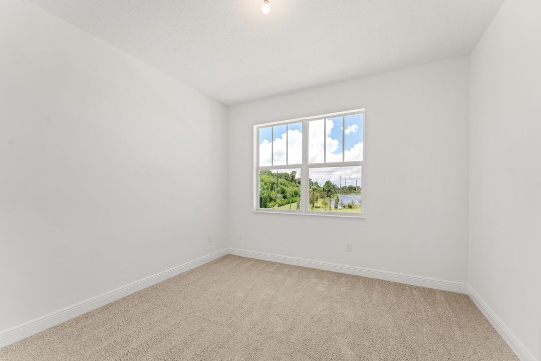 合同活跃: $545,047 (3 贝兹, 2 浴室, 2351 平方英尺)