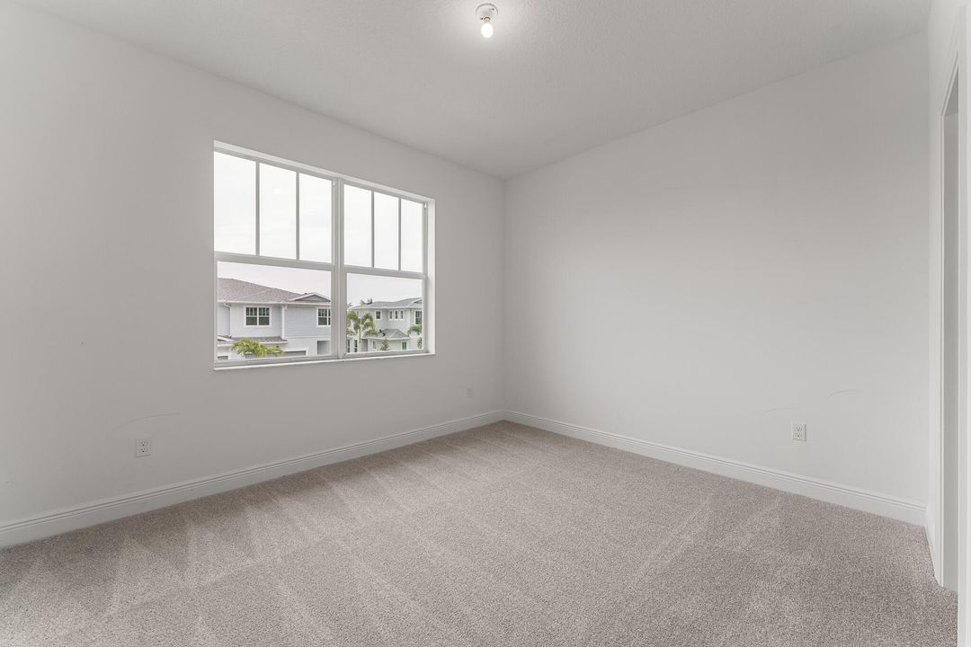 Activo con contrato: $485,990 (3 camas, 2 baños, 2014 Pies cuadrados)