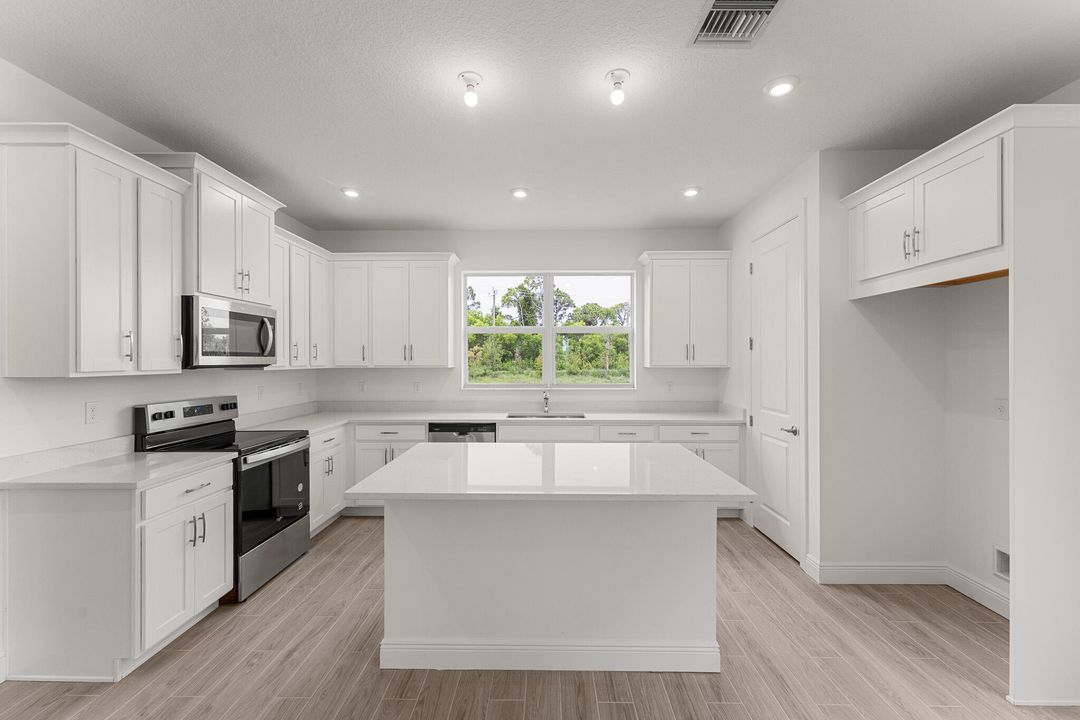 Activo con contrato: $485,990 (3 camas, 2 baños, 2014 Pies cuadrados)