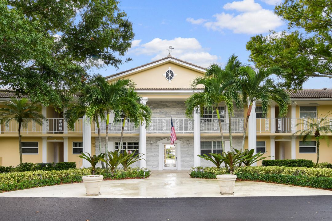 合同活跃: $3,250 (2 贝兹, 2 浴室, 750 平方英尺)