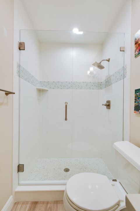 合同活跃: $3,250 (2 贝兹, 2 浴室, 750 平方英尺)