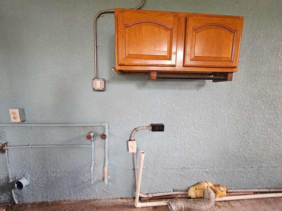 For Sale: $245,000 (3 beds, 1 baths, 952 Square Feet)