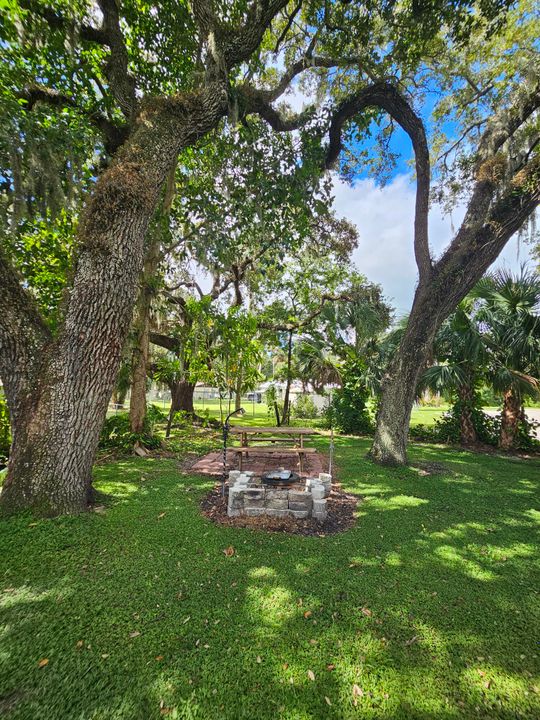 For Sale: $245,000 (3 beds, 1 baths, 952 Square Feet)