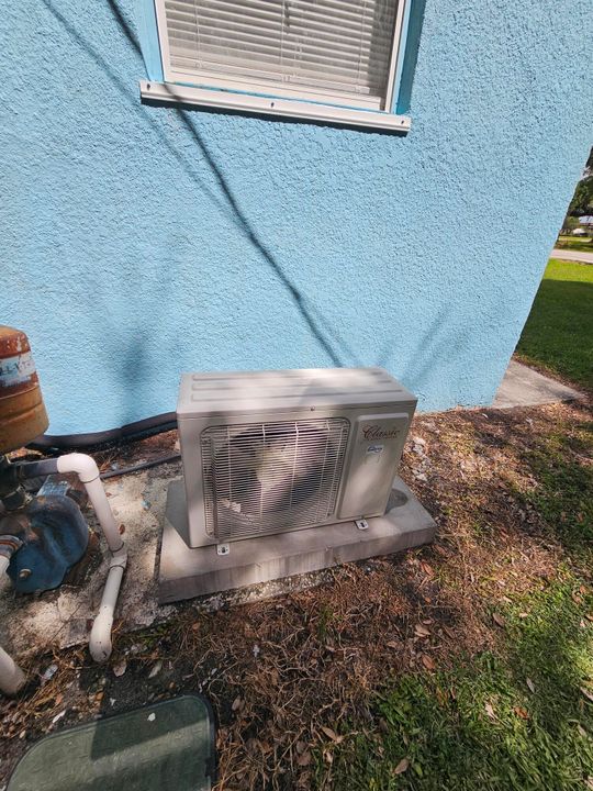 For Sale: $245,000 (3 beds, 1 baths, 952 Square Feet)