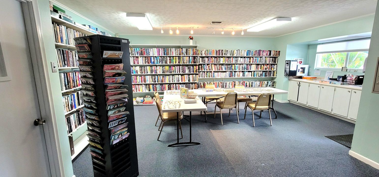 合同活跃: $113,900 (2 贝兹, 2 浴室, 1080 平方英尺)