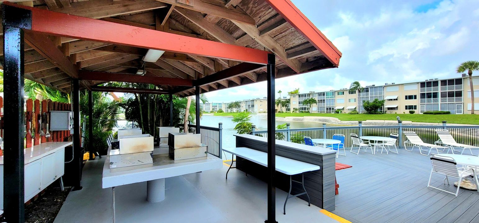 合同活跃: $113,900 (2 贝兹, 2 浴室, 1080 平方英尺)