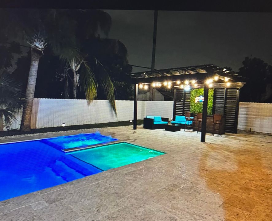 En Venta: $720,000 (3 camas, 2 baños, 1421 Pies cuadrados)