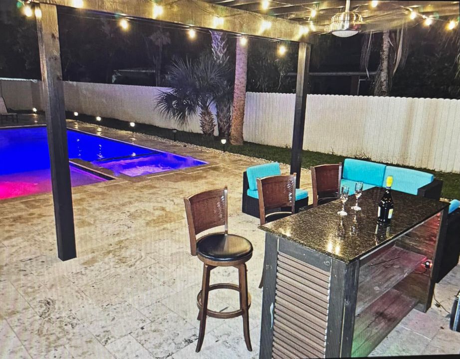 En Venta: $720,000 (3 camas, 2 baños, 1421 Pies cuadrados)