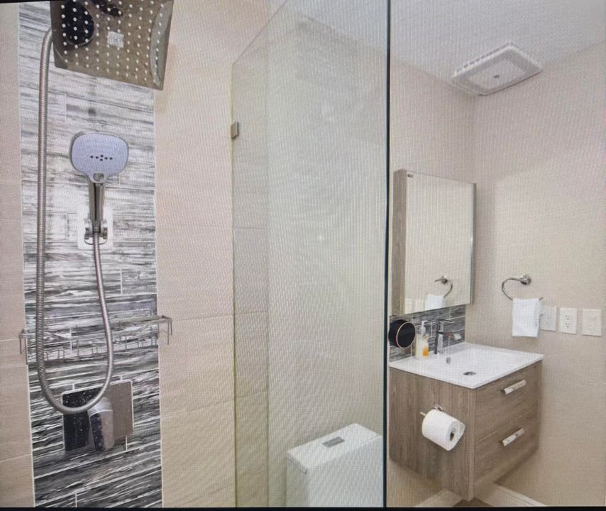 En Venta: $720,000 (3 camas, 2 baños, 1421 Pies cuadrados)