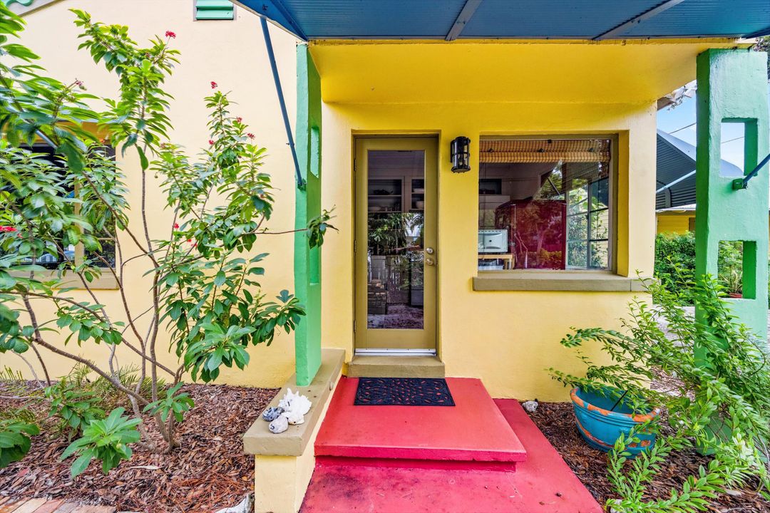 For Rent: $3,050 (2 beds, 1 baths, 756 Square Feet)