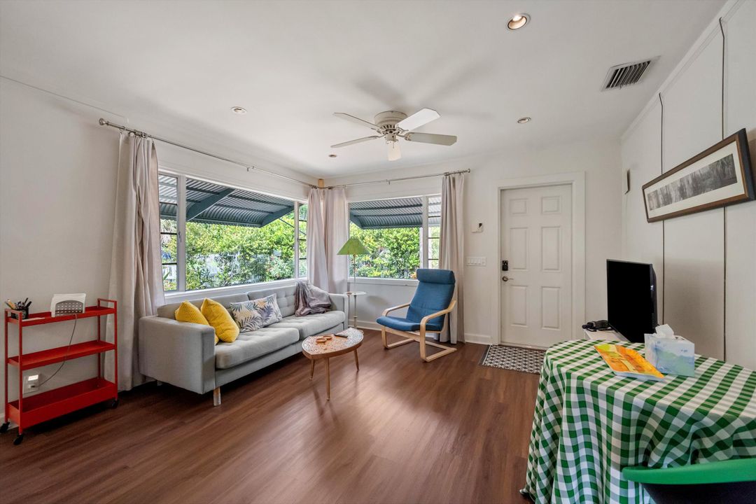 For Rent: $3,050 (2 beds, 1 baths, 756 Square Feet)