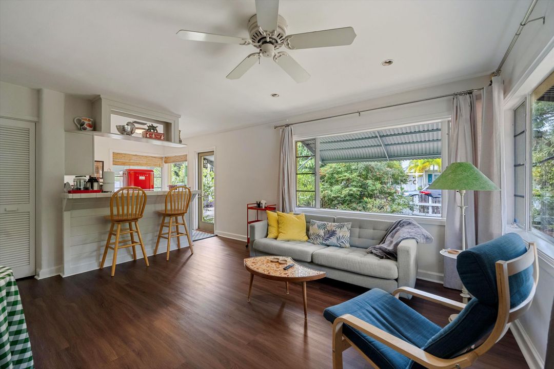 For Rent: $3,050 (2 beds, 1 baths, 756 Square Feet)