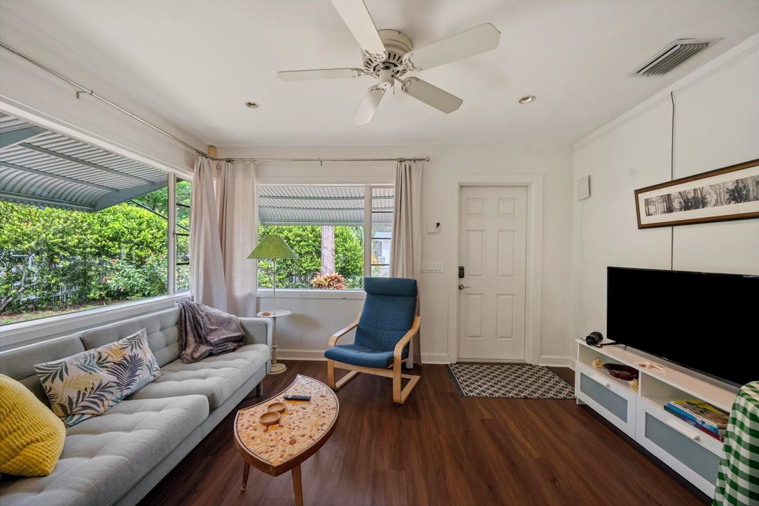 For Rent: $3,050 (2 beds, 1 baths, 756 Square Feet)