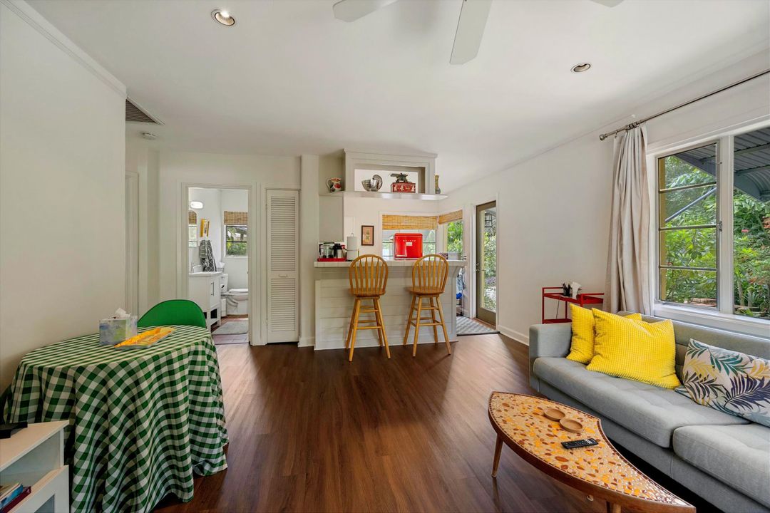 For Rent: $3,050 (2 beds, 1 baths, 756 Square Feet)