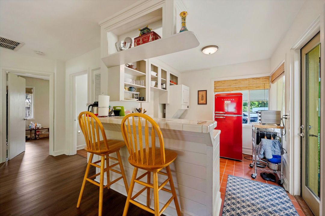 For Rent: $3,050 (2 beds, 1 baths, 756 Square Feet)