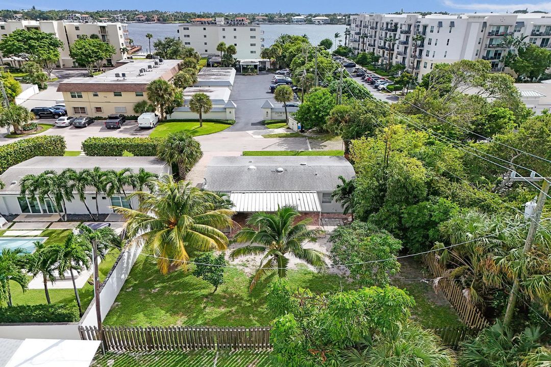 На продажу: $479,900 (3 спален, 2 ванн, 1232 Квадратных фут)