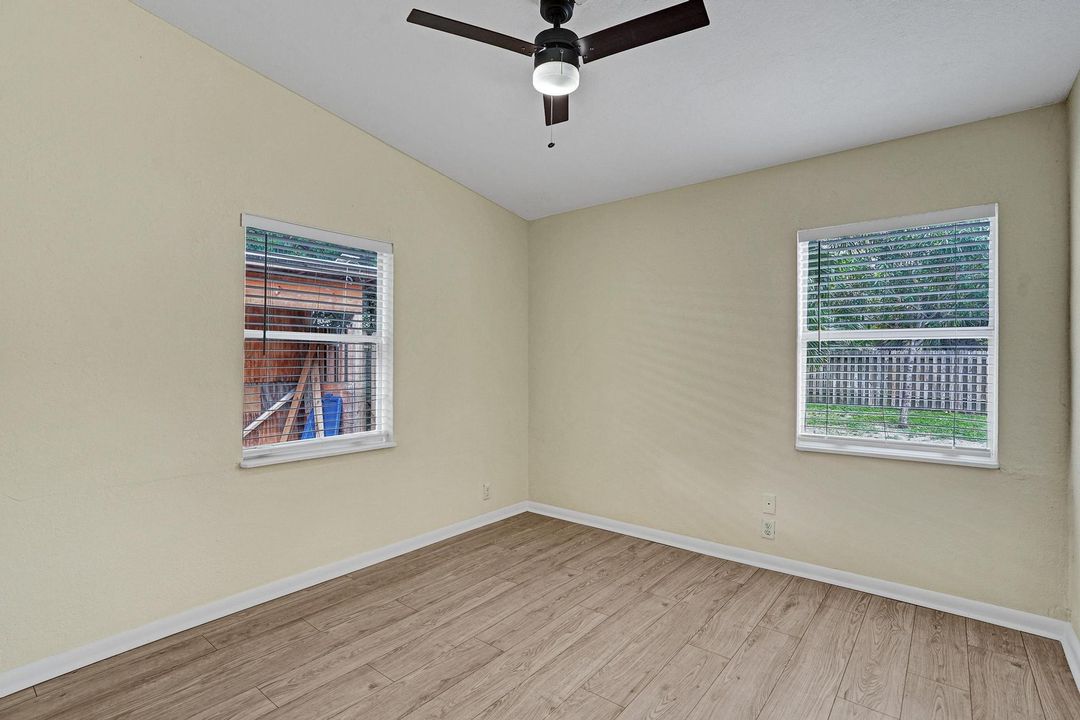 На продажу: $479,900 (3 спален, 2 ванн, 1232 Квадратных фут)