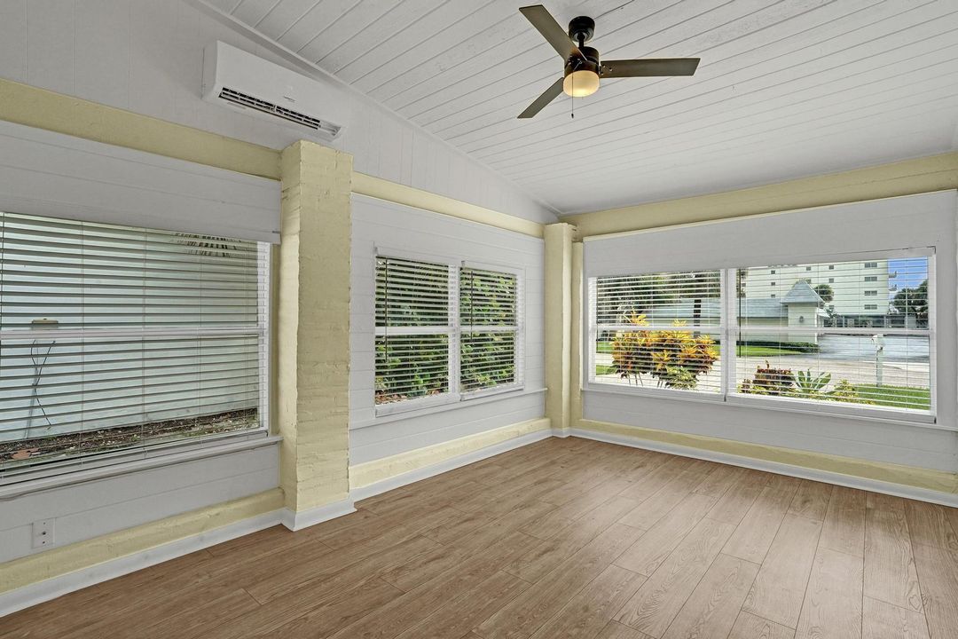 На продажу: $479,900 (3 спален, 2 ванн, 1232 Квадратных фут)