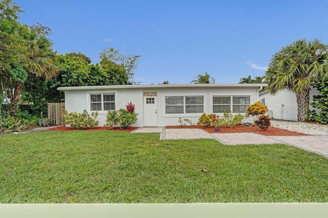 На продажу: $479,900 (3 спален, 2 ванн, 1232 Квадратных фут)