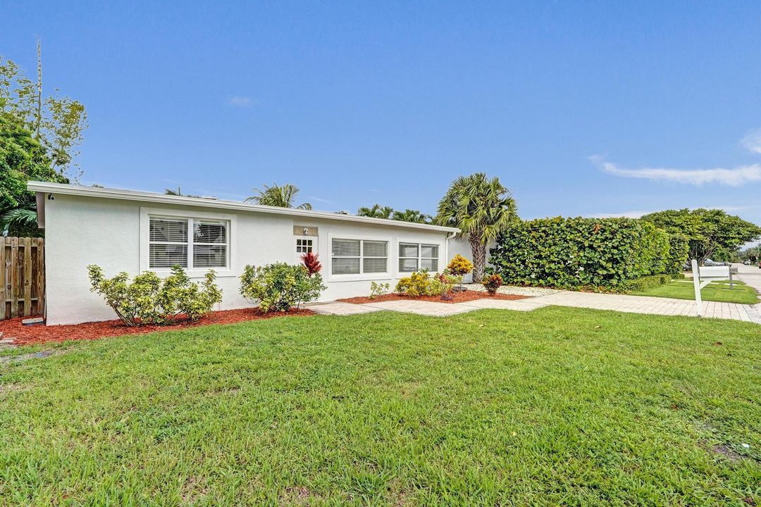 На продажу: $479,900 (3 спален, 2 ванн, 1232 Квадратных фут)