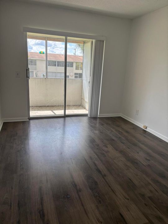 Activo con contrato: $1,380 (2 camas, 1 baños, 651 Pies cuadrados)