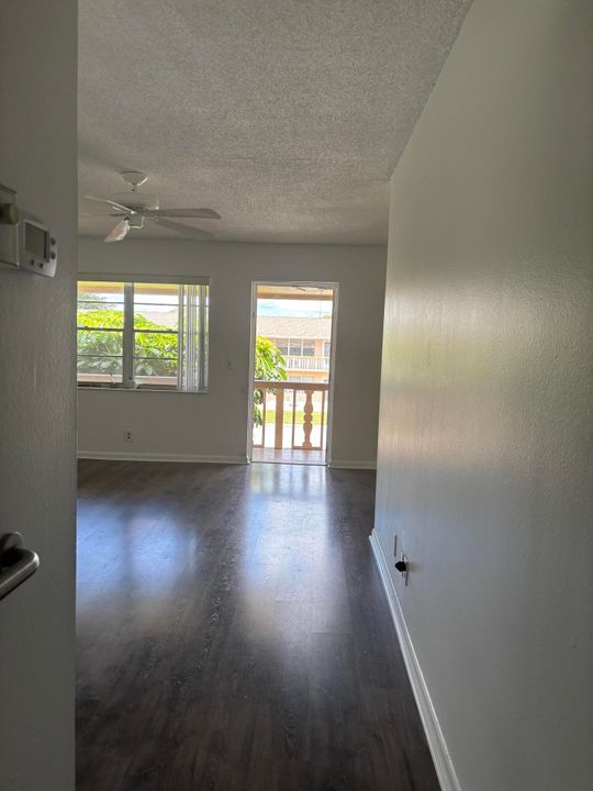 Activo con contrato: $1,380 (2 camas, 1 baños, 651 Pies cuadrados)