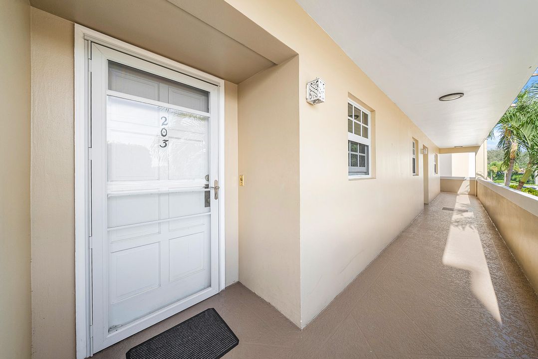 For Sale: $229,000 (2 beds, 2 baths, 1416 Square Feet)