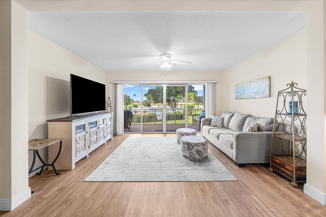 For Sale: $229,000 (2 beds, 2 baths, 1416 Square Feet)