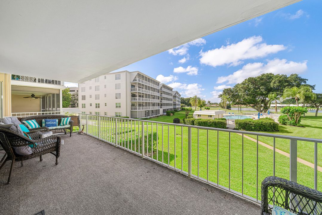 For Sale: $229,000 (2 beds, 2 baths, 1416 Square Feet)