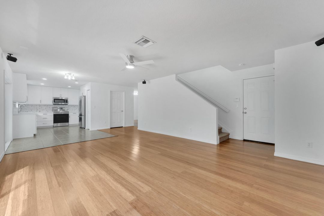 待售: $440,000 (3 贝兹, 2 浴室, 2600 平方英尺)