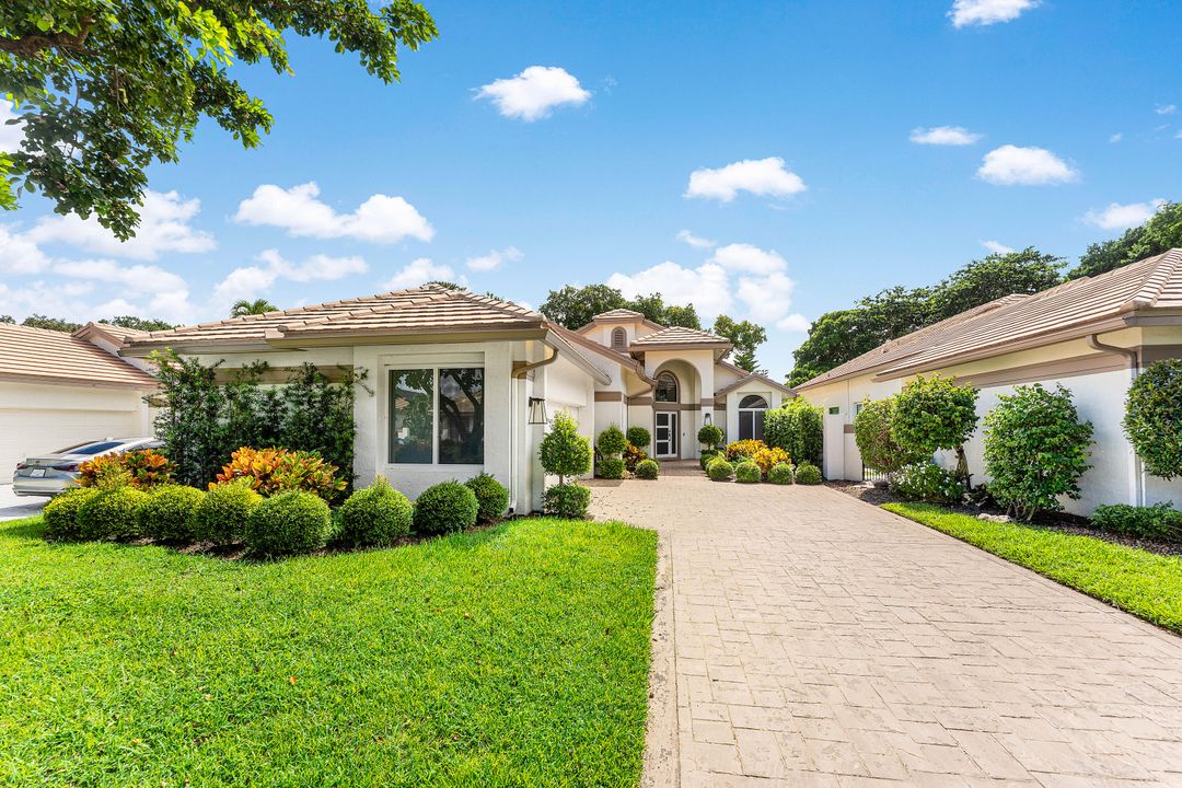 Recently Sold: $1,100,000 (3 beds, 2 baths, 1838 Square Feet)