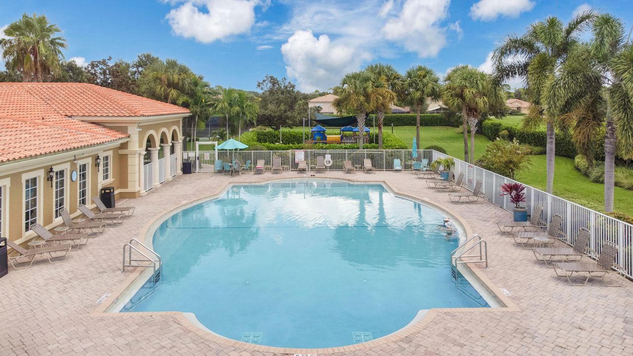 待售: $440,000 (3 贝兹, 2 浴室, 2600 平方英尺)