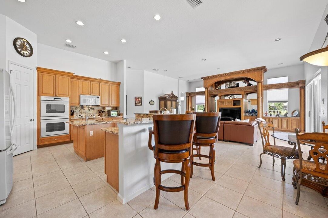 Activo con contrato: $10,000 (4 camas, 3 baños, 3117 Pies cuadrados)