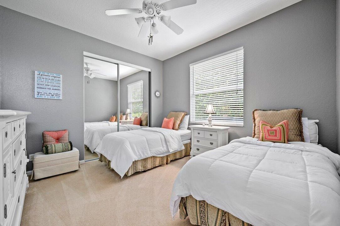 Activo con contrato: $10,000 (4 camas, 3 baños, 3117 Pies cuadrados)