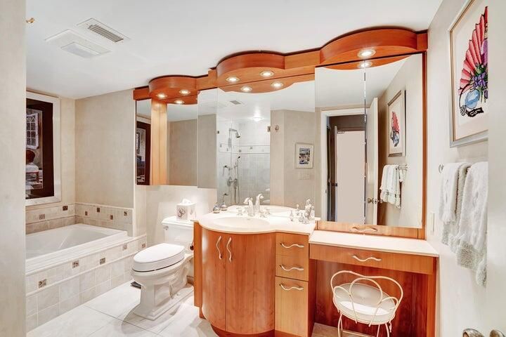 На продажу: $54,900 (2 спален, 2 ванн, 1661 Квадратных фут)