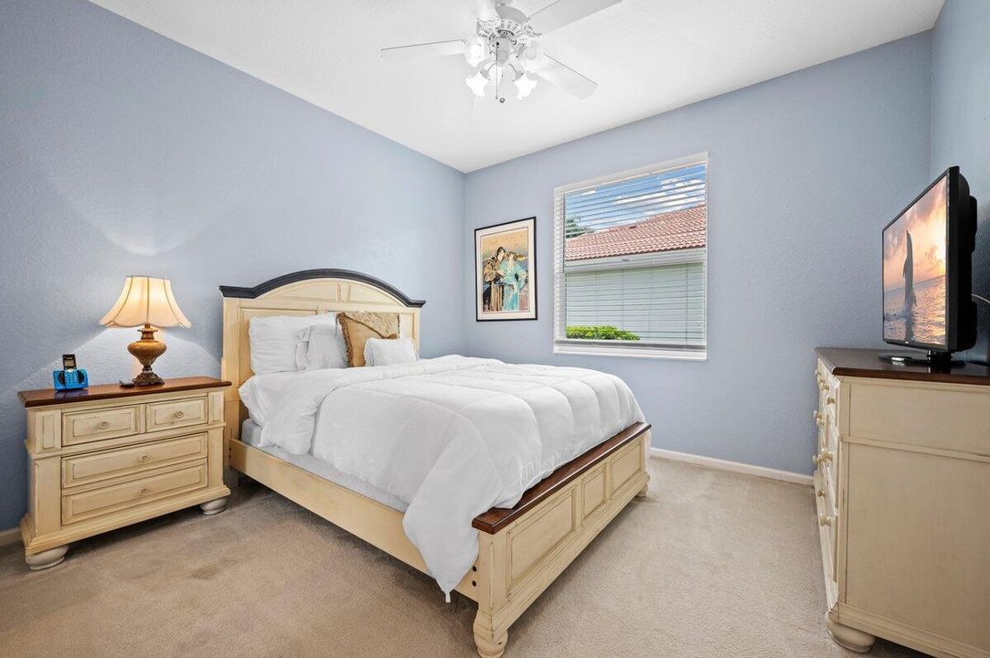 Activo con contrato: $10,000 (4 camas, 3 baños, 3117 Pies cuadrados)