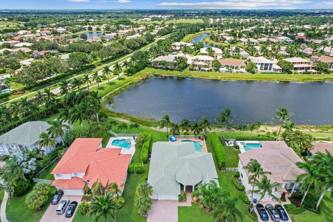 Activo con contrato: $10,000 (4 camas, 3 baños, 3117 Pies cuadrados)