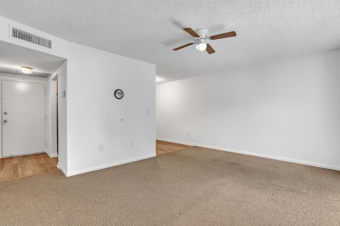 For Sale: $69,999 (1 beds, 1 baths, 680 Square Feet)