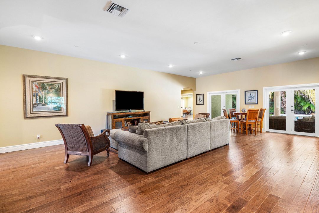 待售: $1,950,000 (4 贝兹, 4 浴室, 5130 平方英尺)