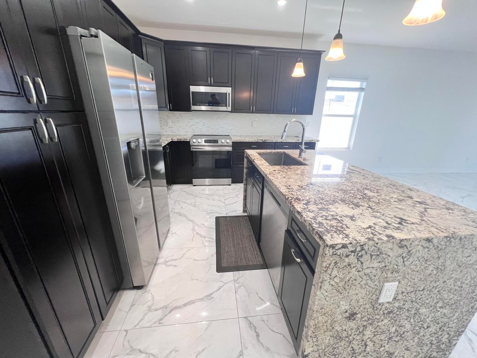 На продажу: $505,000 (3 спален, 2 ванн, 1422 Квадратных фут)