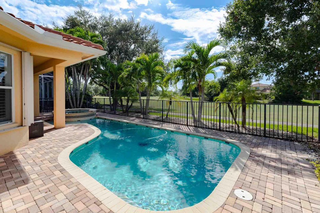 На продажу: $669,000 (3 спален, 2 ванн, 2216 Квадратных фут)