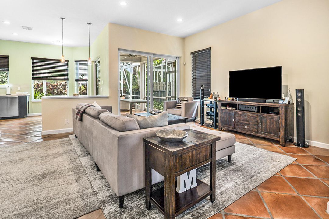 For Sale: $589,000 (3 beds, 2 baths, 1504 Square Feet)