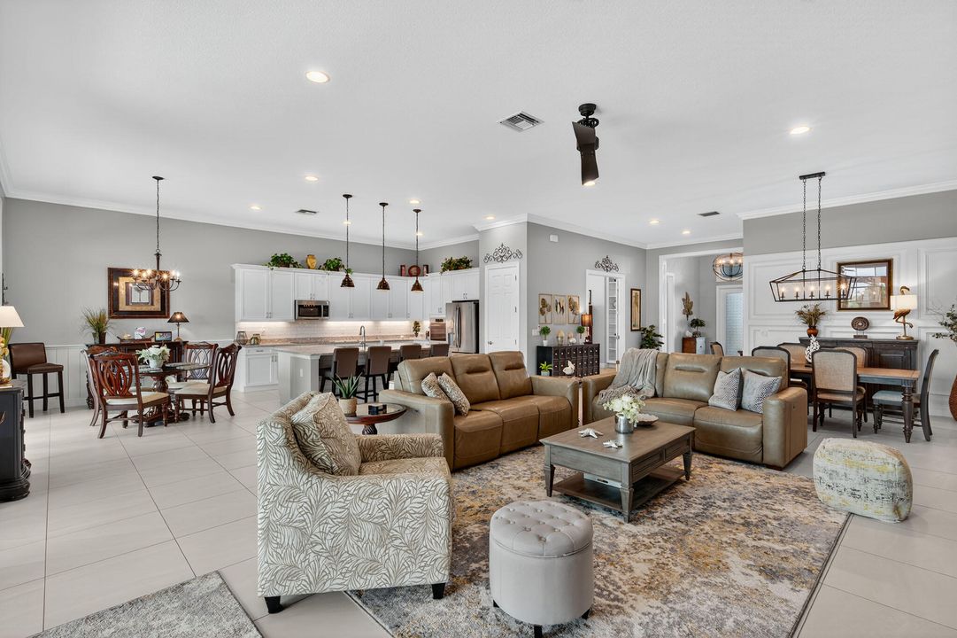 For Sale: $849,000 (3 beds, 3 baths, 3000 Square Feet)