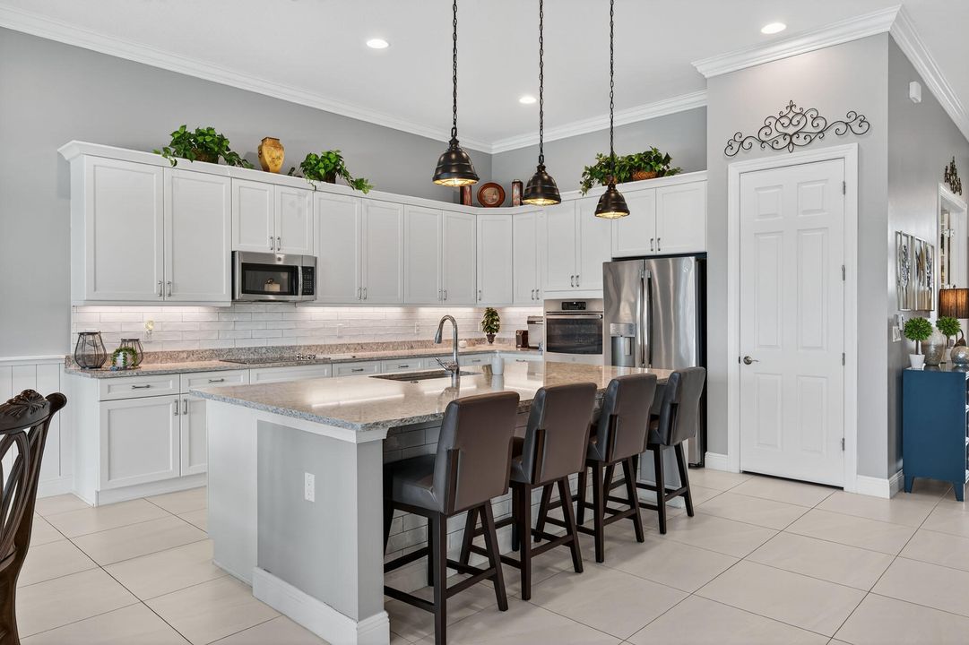 For Sale: $849,000 (3 beds, 3 baths, 3000 Square Feet)