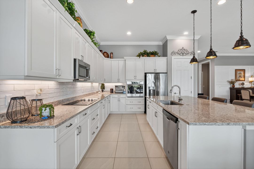 For Sale: $849,000 (3 beds, 3 baths, 3000 Square Feet)