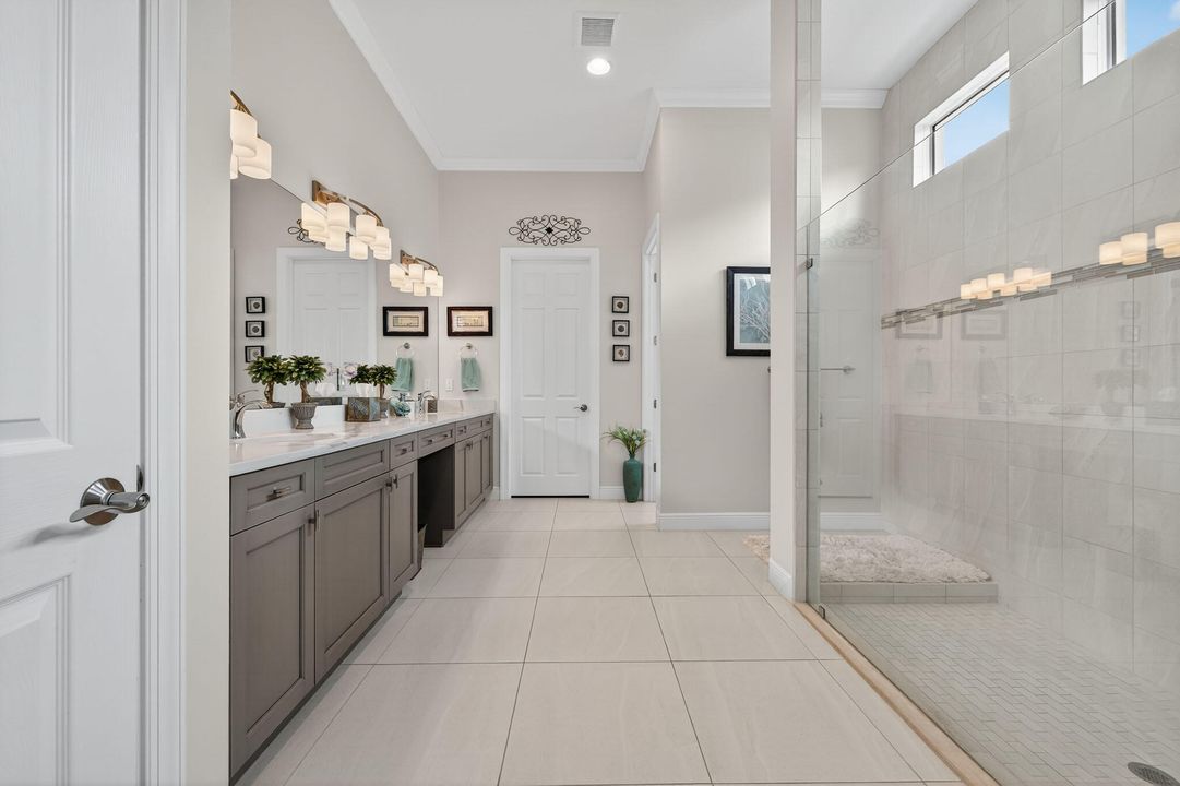 For Sale: $849,000 (3 beds, 3 baths, 3000 Square Feet)