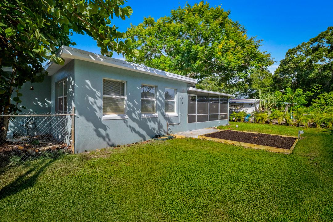 Activo con contrato: $295,000 (3 camas, 2 baños, 1296 Pies cuadrados)