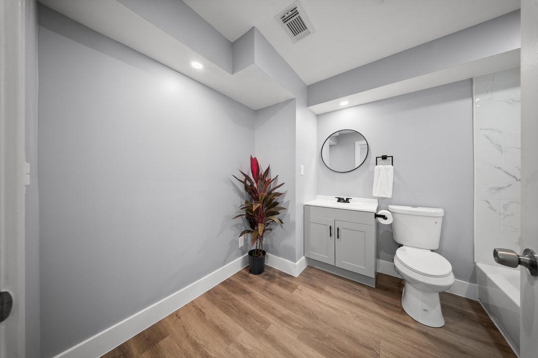 Activo con contrato: $295,000 (3 camas, 2 baños, 1296 Pies cuadrados)